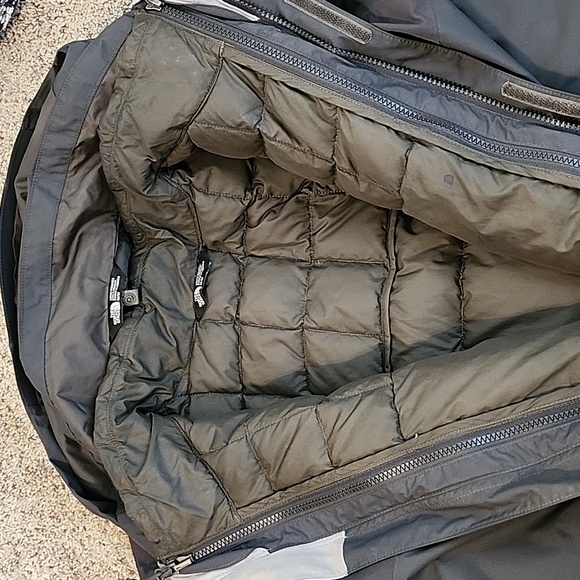 North Face Puffer Jacket only - Picture 4 of 4